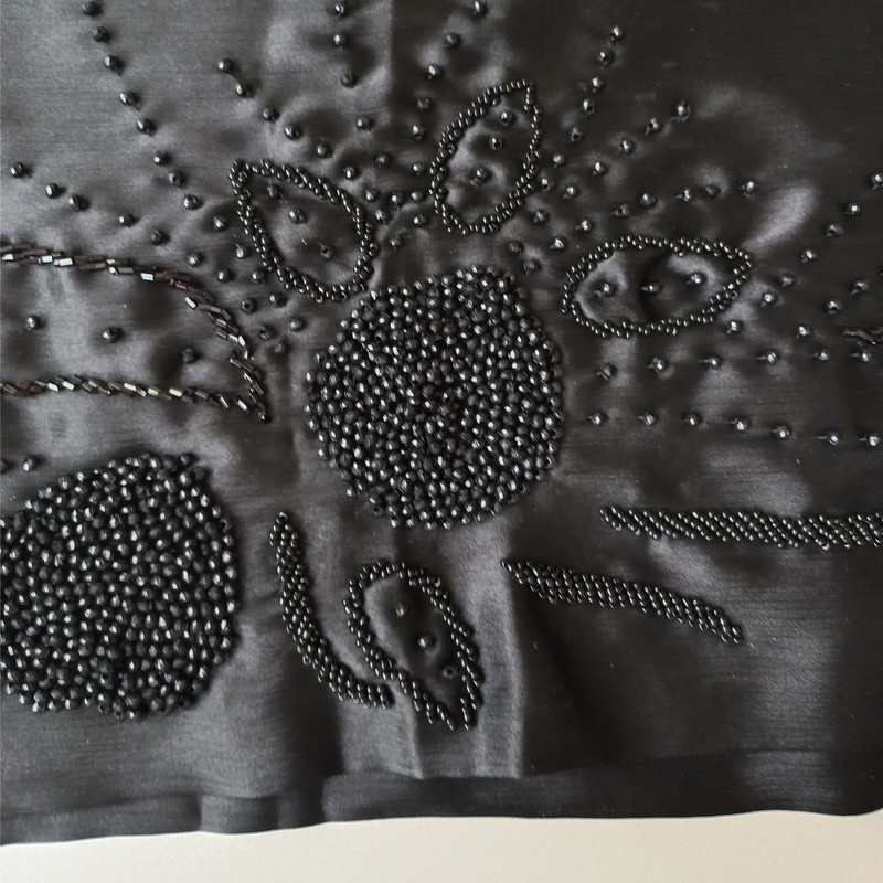 لطافت در لباس: رونق شالهای مجلسی بسیار شیک