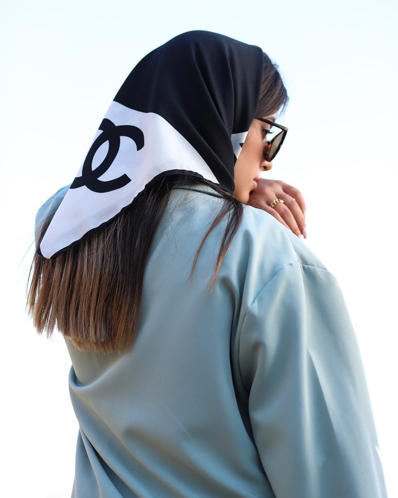 لطافت در جزئیات: جادوی مینی اسکارفهای ساتن