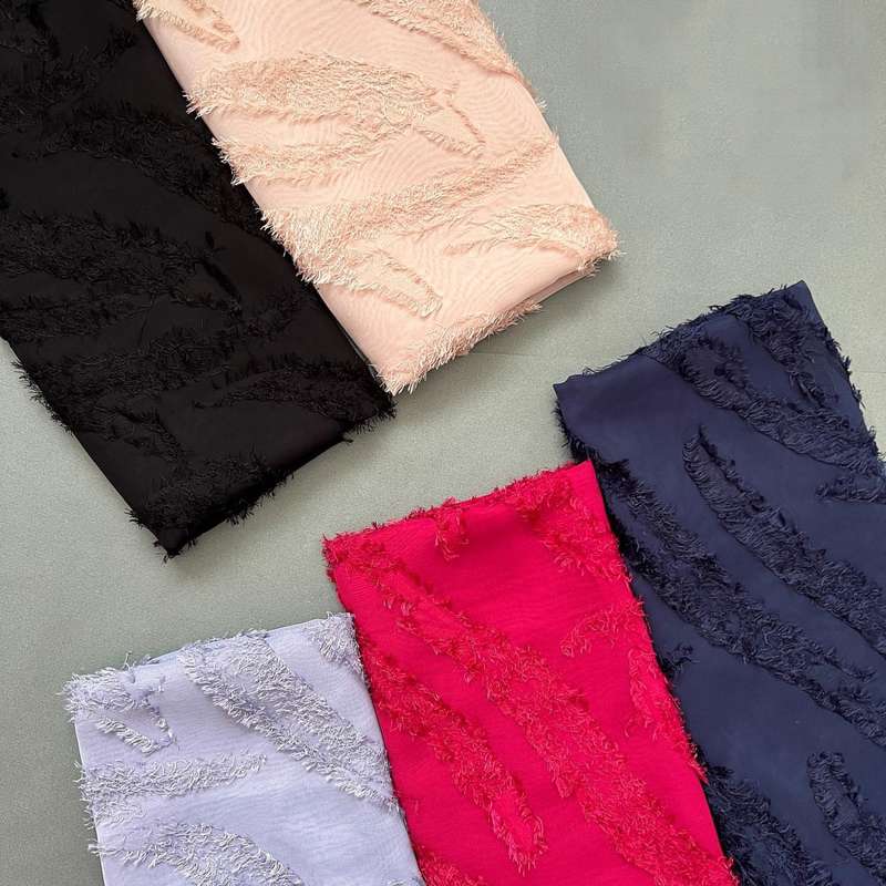 راهنمای خرید هوشمند: کجا و چگونه شال مجلسی ارزان بخریم؟