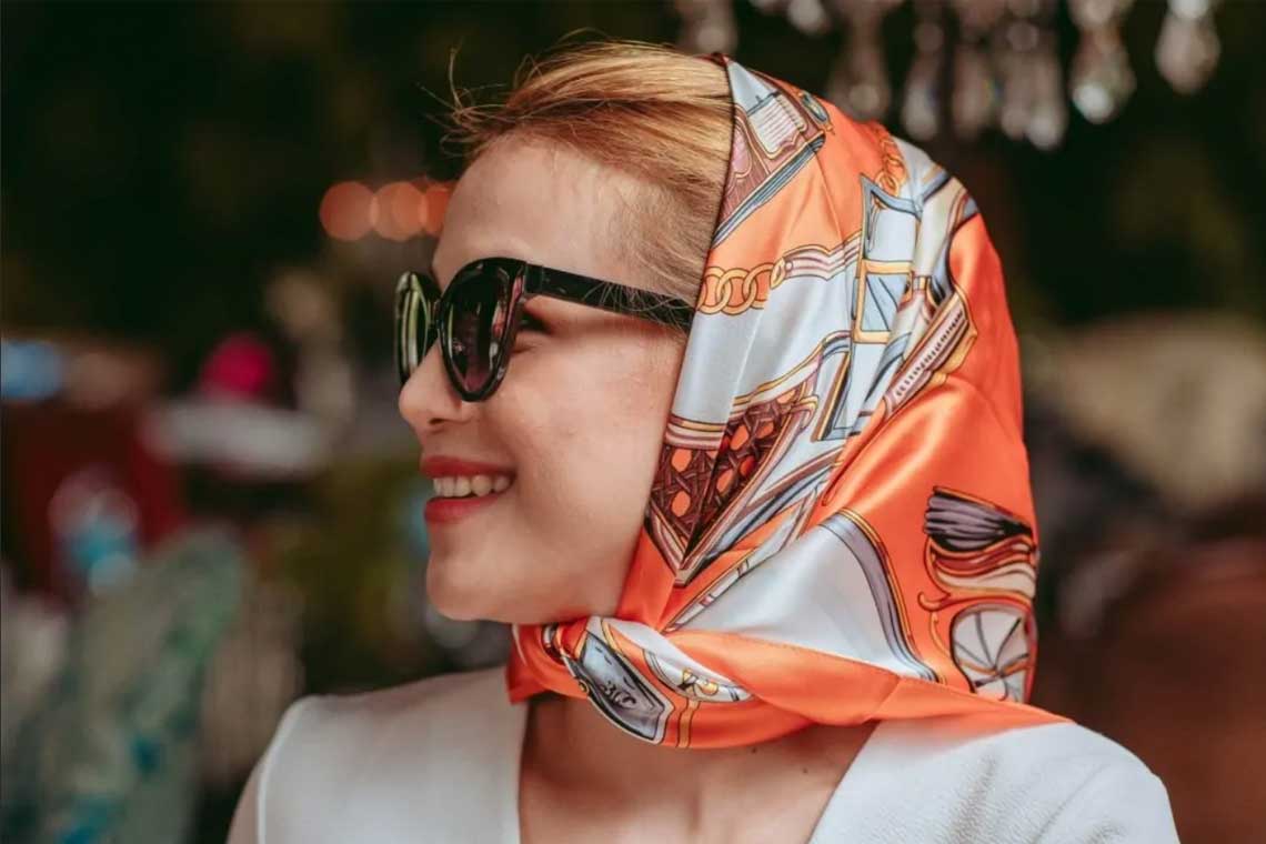 جلوهی خاص با مدل بستن مینی اسکارف: ایدههایی برای استفاده در هر مناسبت