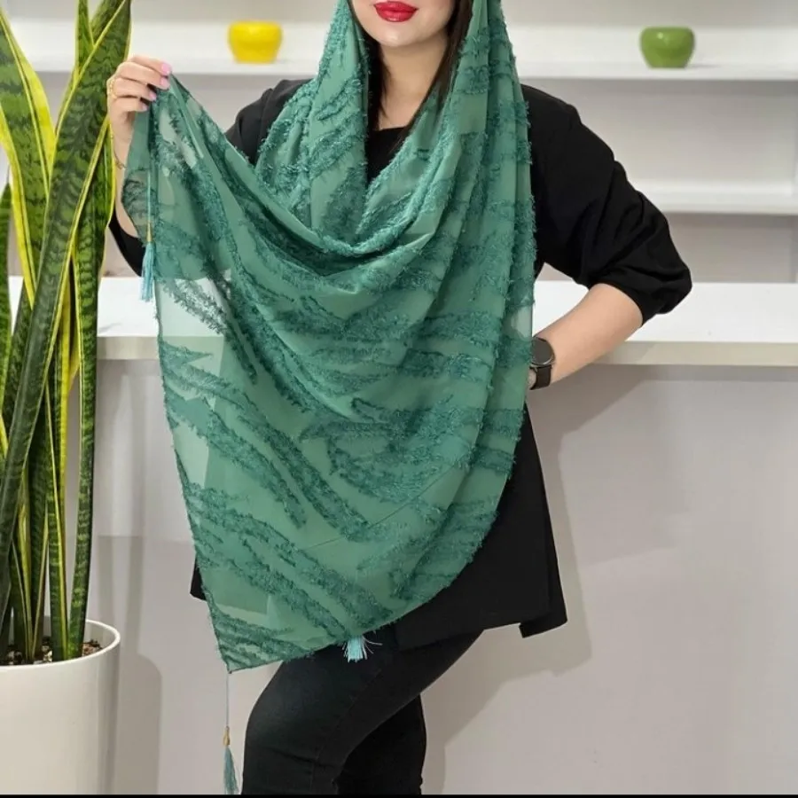 انتخاب شال یاخما مجلسی برای استایل شیک