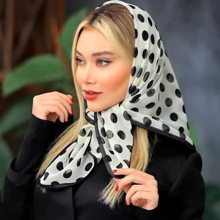 روسری مینی اسکارف توپی انتخابی شاد و رنگارنگ برای روزهای بهاری
